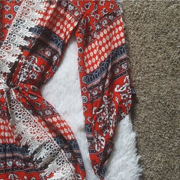 Gemqi Shorts Romper One Piece Red Blue Cream Lace Trim Women’s Size Large - Picture 4 of 9